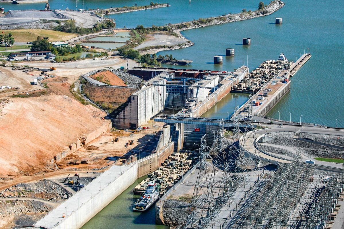 Barge Lock1